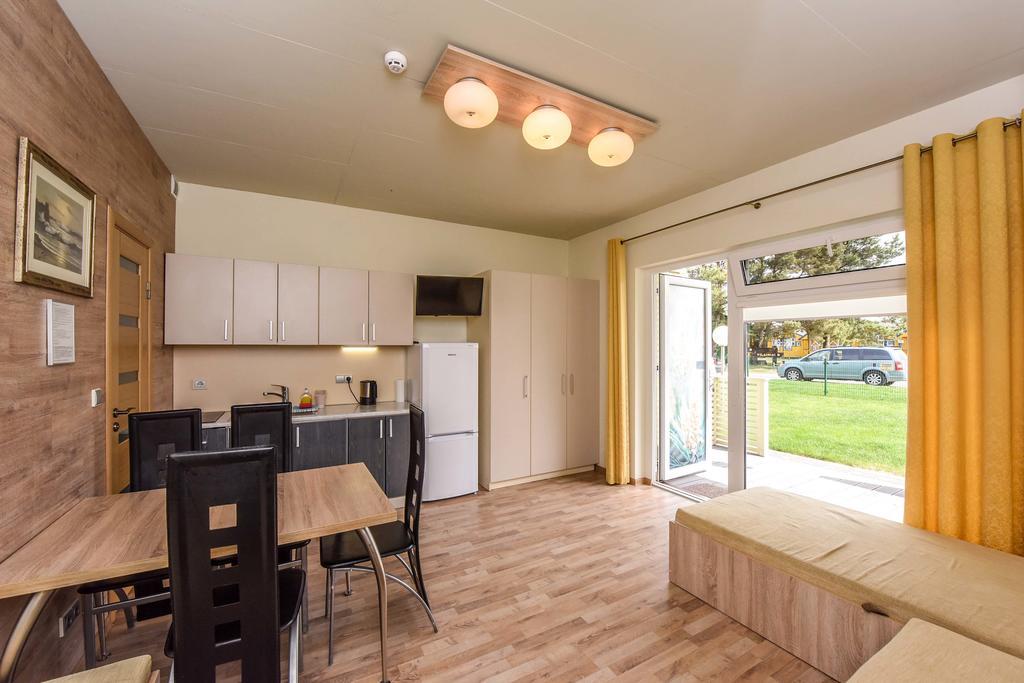 Apartamentai Trys Pusys Šventoji المظهر الخارجي الصورة